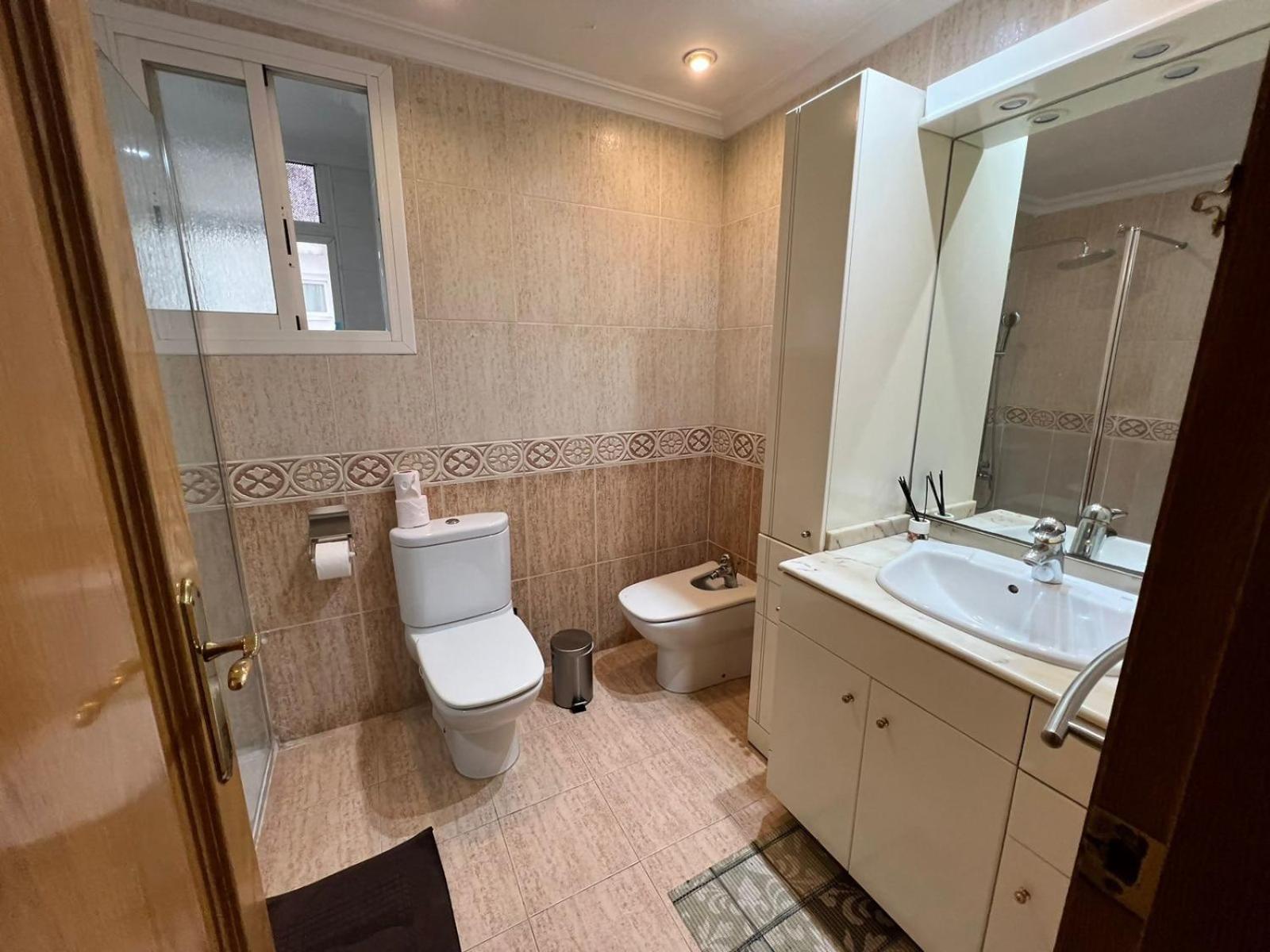 Moderno Y Acogedor Apartamento Para 6 Personas บาเลนเซีย ภายนอก รูปภาพ